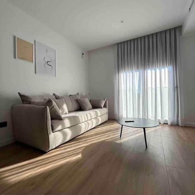 Estrenalo A Minutos De Bcn Apartment Sant Feliu de Llobregat Exterior photo